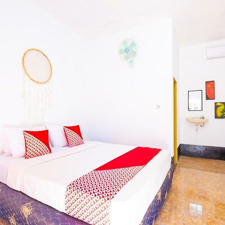 Oyo 1373 Chili Gili Hotel Quần đảo Gili Ngoại thất bức ảnh