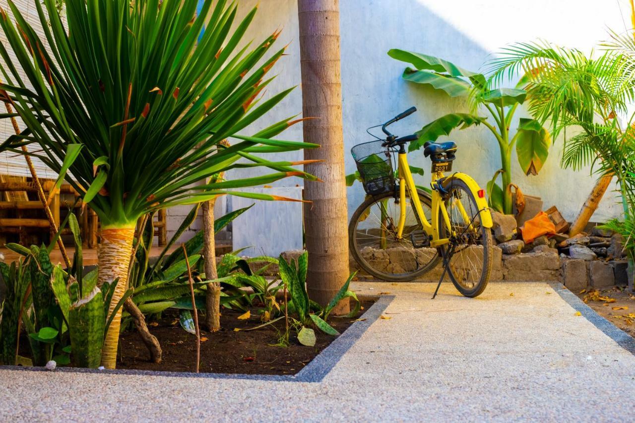 Oyo 1373 Chili Gili Hotel Quần đảo Gili Ngoại thất bức ảnh